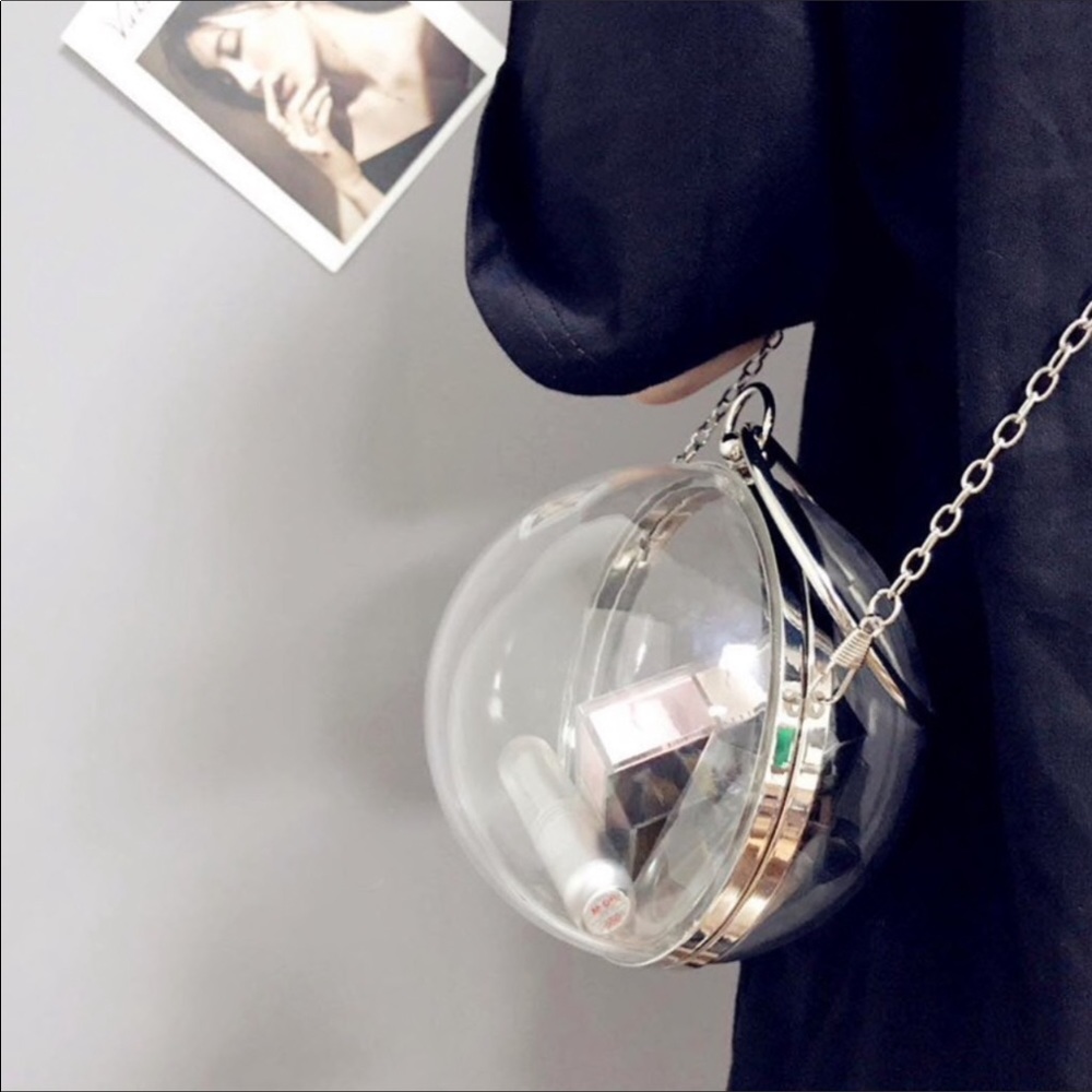ACRYLIC CLEAR CLUTCH-PUSH OPEN CLASP - Picture 3 of 8